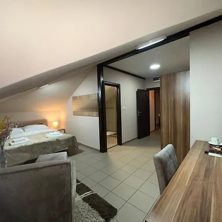 Aparthotel Jp Mali Pariz Bor