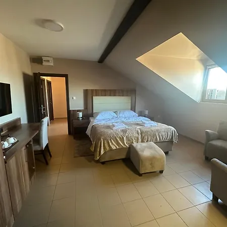Jp Mali Pariz Aparthotel Bor