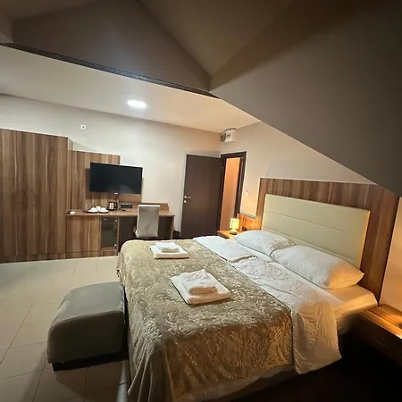 Jp Mali Pariz Aparthotel