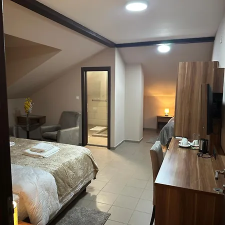 Aparthotel Jp Mali Pariz *