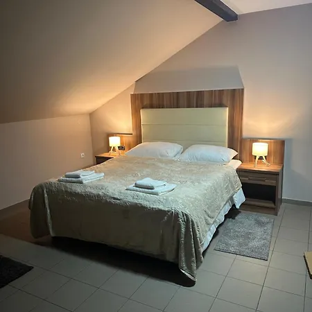 Aparthotel Jp Mali Pariz *